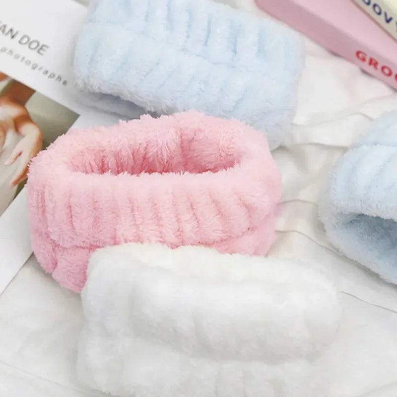 Ultra-Absorbent Skincare Wristbands (No-Mess Cleansing)