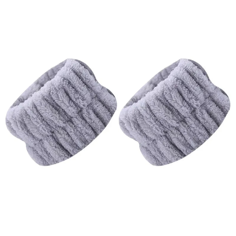 Ultra-Absorbent Skincare Wristbands (No-Mess Cleansing)
