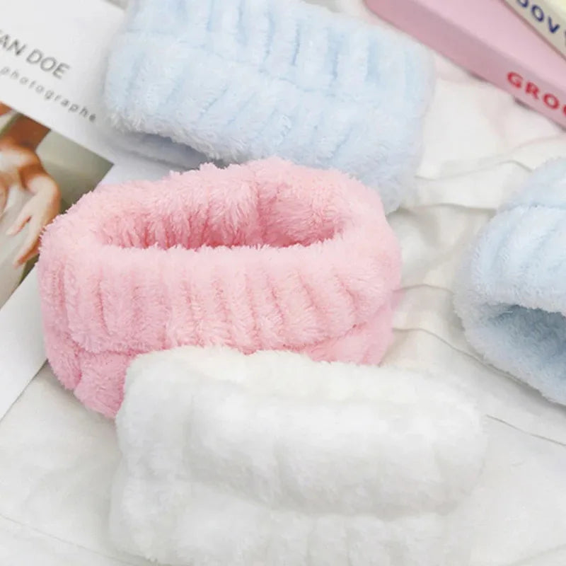 Ultra-Absorbent Skincare Wristbands (No-Mess Cleansing)