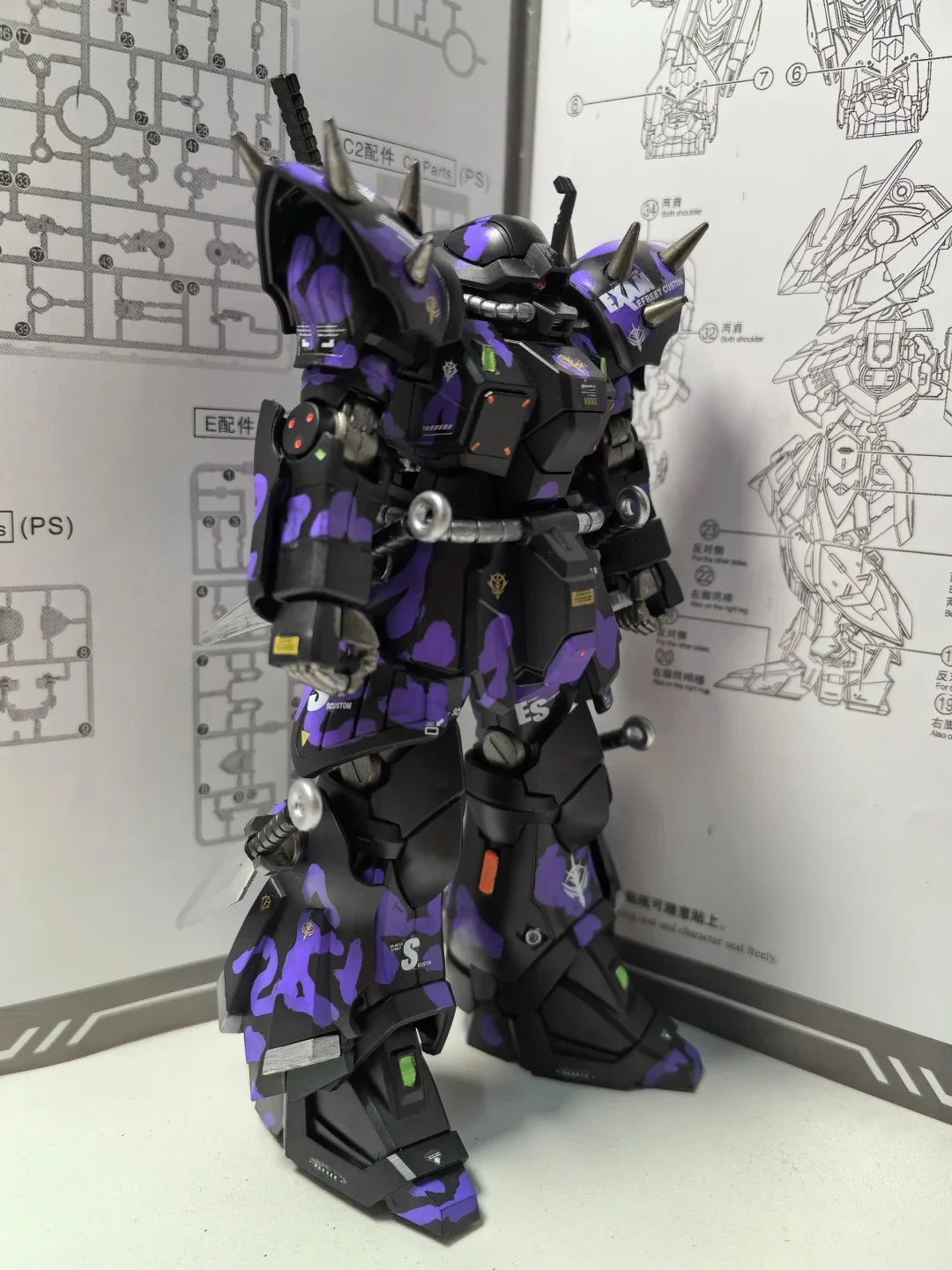 HG 1/144 Efreet Dark Night Mecha Model